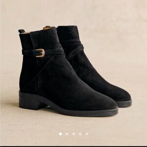 ELOANE Black Suede Ankle Boots